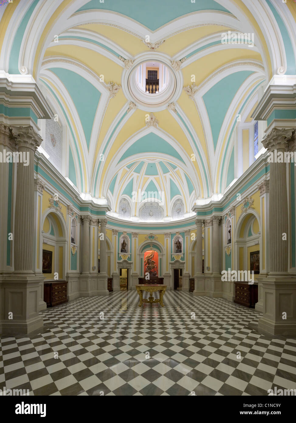 Madrid, la iglesia del Monasterio de las comendadoras de santiago,  Restaurierte Sakristei Fotografía de stock - Alamy