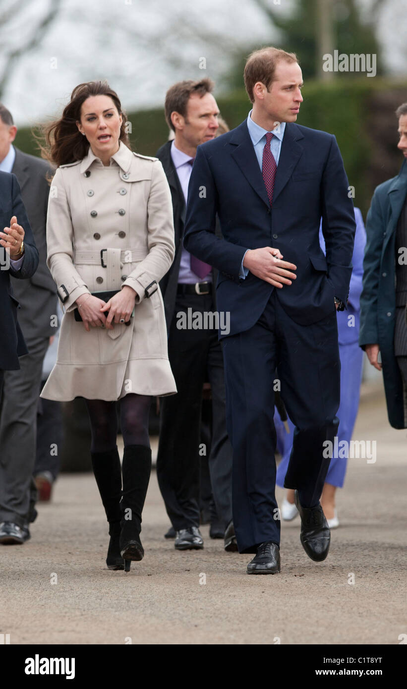 El príncipe Guillermo y Kate Middleton visita Belfast en marzo de 2011 Foto de stock