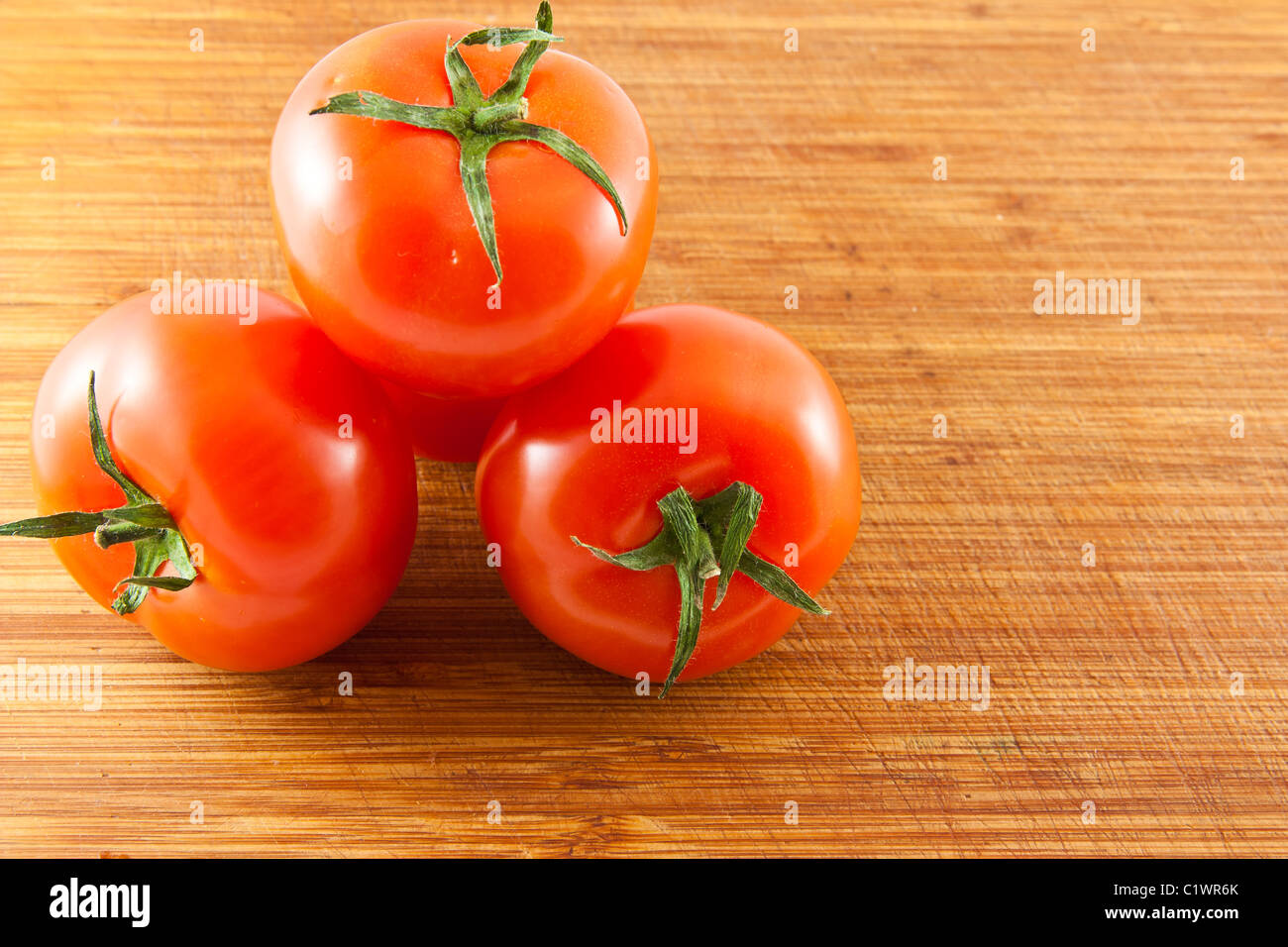 Imagen de un par de tomates apiladas Foto de stock