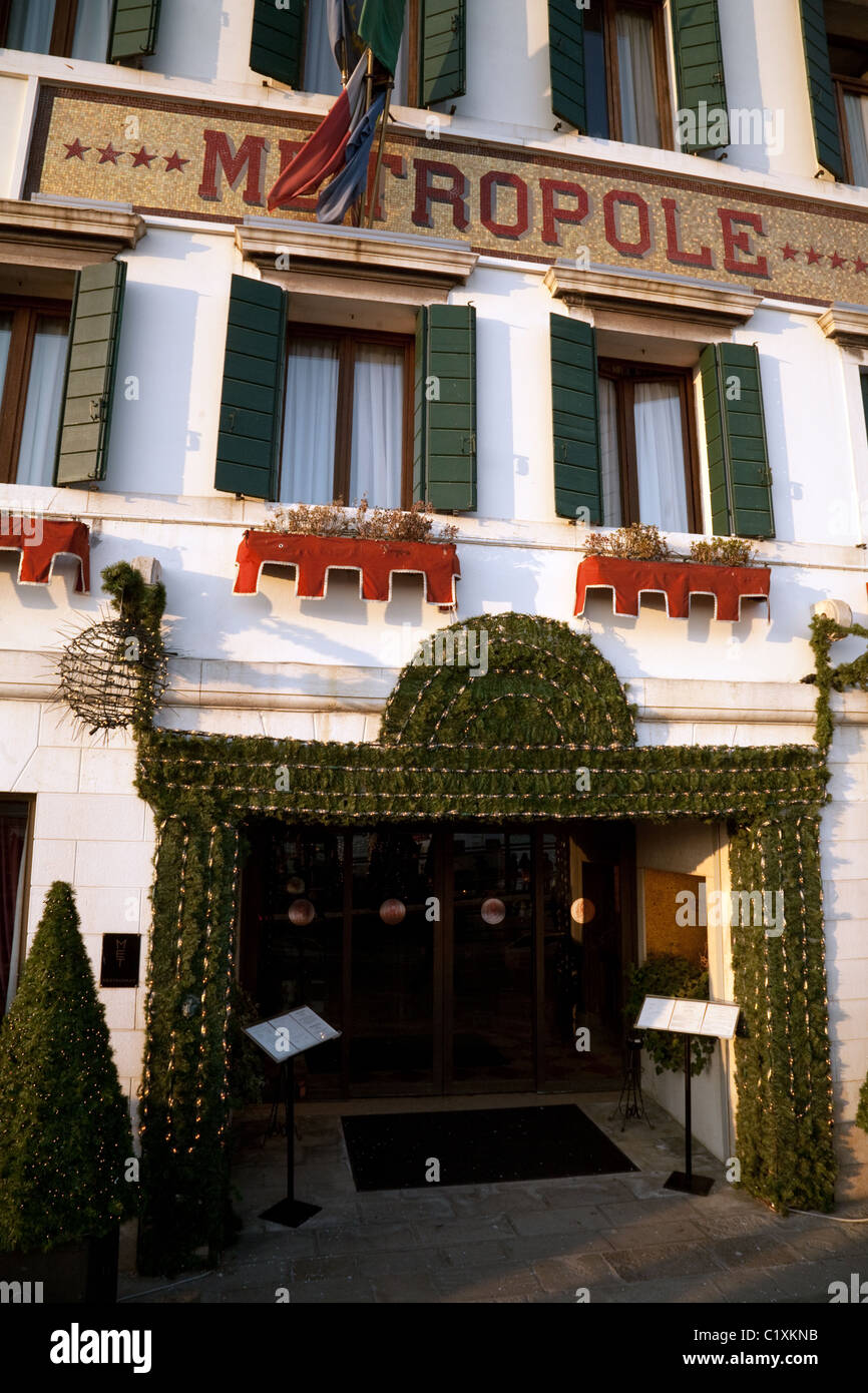La entrada al Hotel Metropole, en la costanera, Venecia, Italia Foto de stock