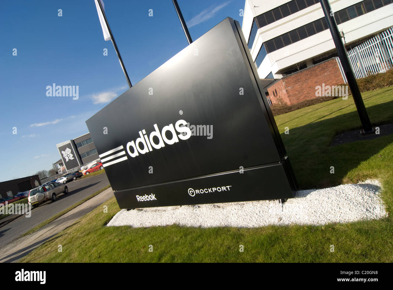 Janice neutral reposo Adidas sede empresarial Stockport Manchester Fotografía de stock - Alamy