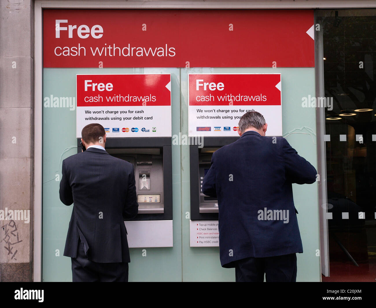 HSBC cash machine The Strand Londres Foto de stock