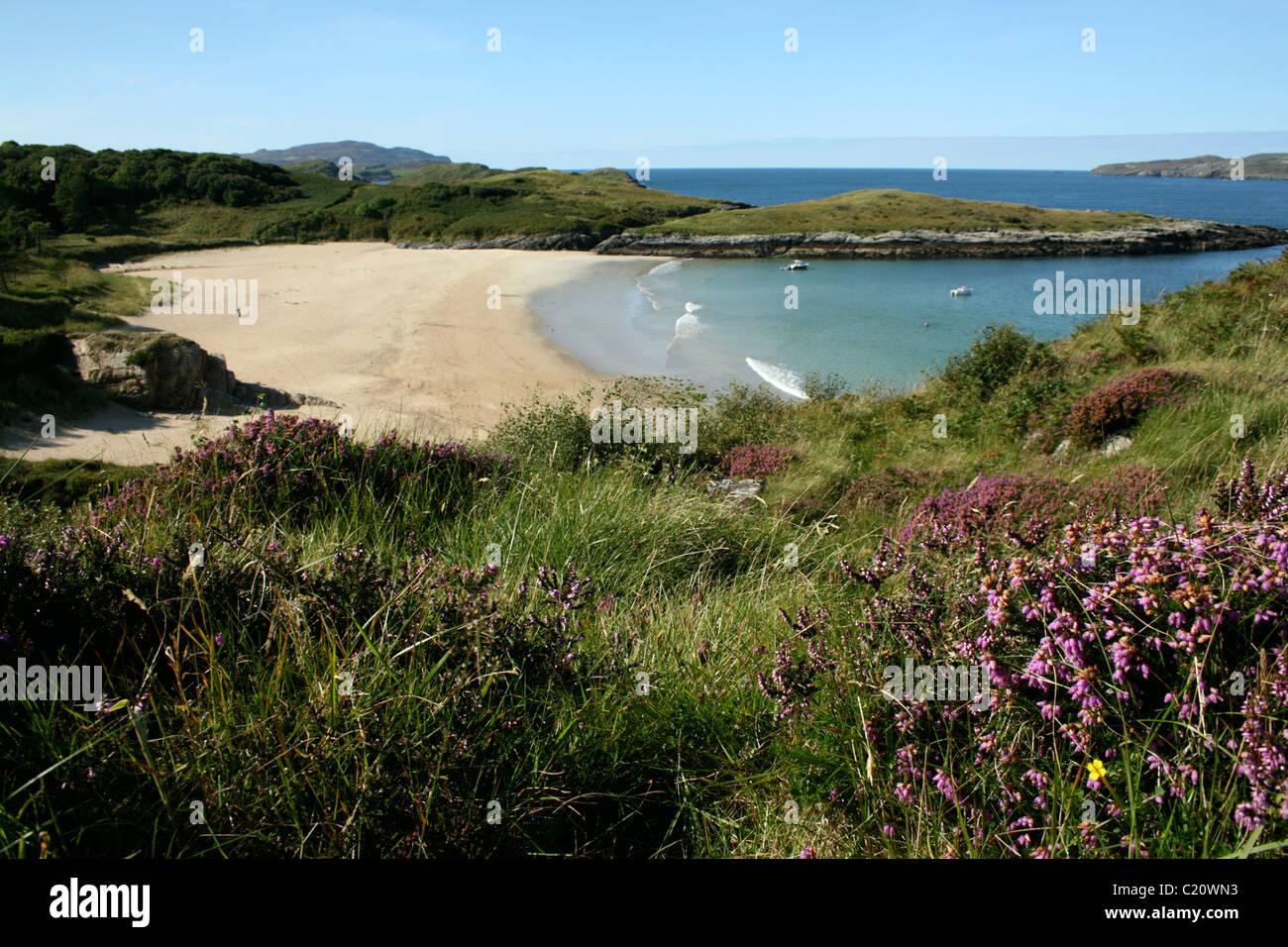 Playa de Ards Peninsula por Creeslough monasterio, Donegal, Irlanda Foto de stock