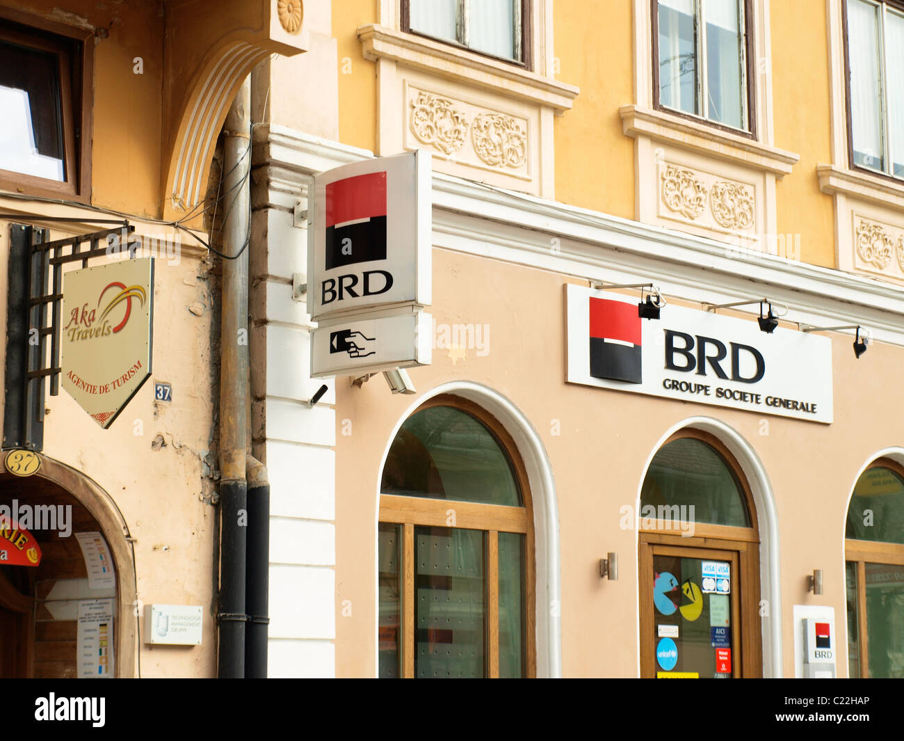 BRD logos en un antiguo edificio en Rumania. Foto de stock