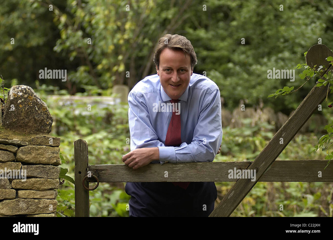 David Cameron en su Whitney, UK home. Foto de stock