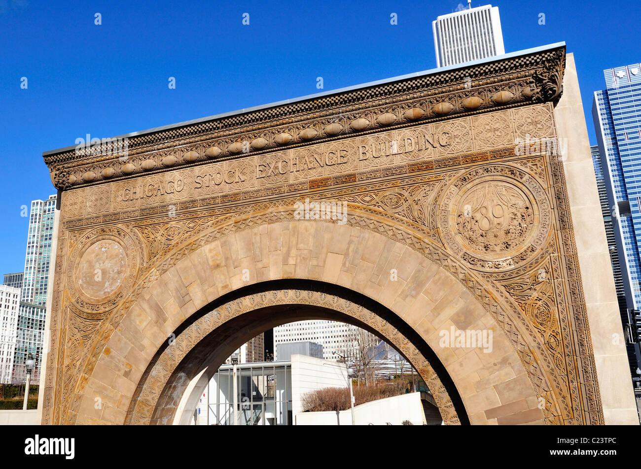 El arco de la Bolsa de Chicago, construida en el año 1893 reside fuera del Instituto de Arte de Chicago. Chicago, Illinois, Estados Unidos. Foto de stock