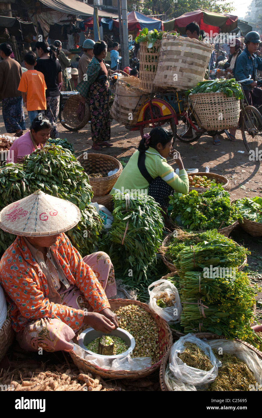 Mercado Zeigyo. Mandalay. Myanmar Foto de stock