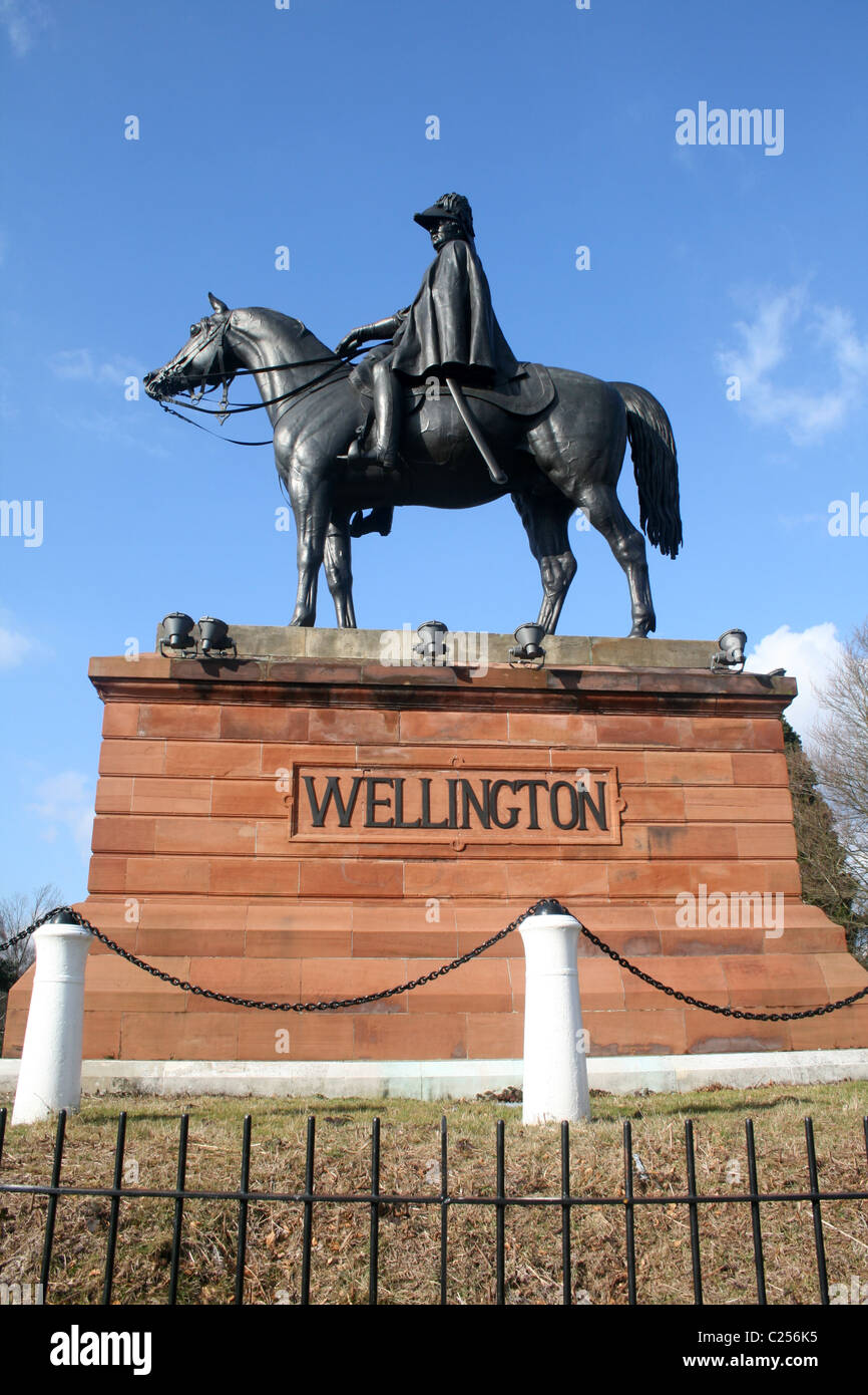 Estatua del Duque de Wellington, en Aldershot, Hampshire, Inglaterra Foto de stock