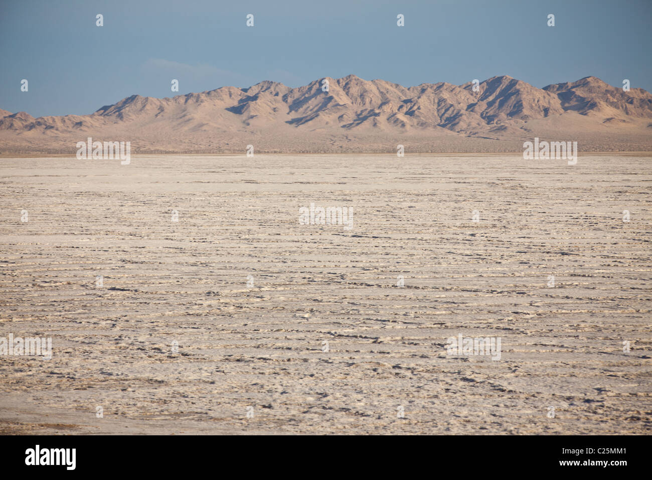Lago de Bristol a campos de cloruro de calcio fuera de Amboy, CA Foto de stock