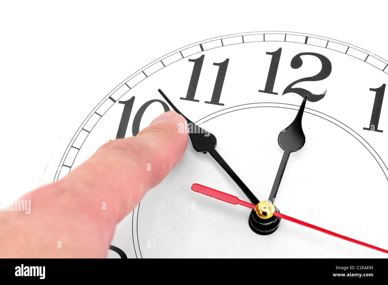 Mano y reloj con fondo blanco, el concepto de control de tiempo Fotografía  de stock - Alamy