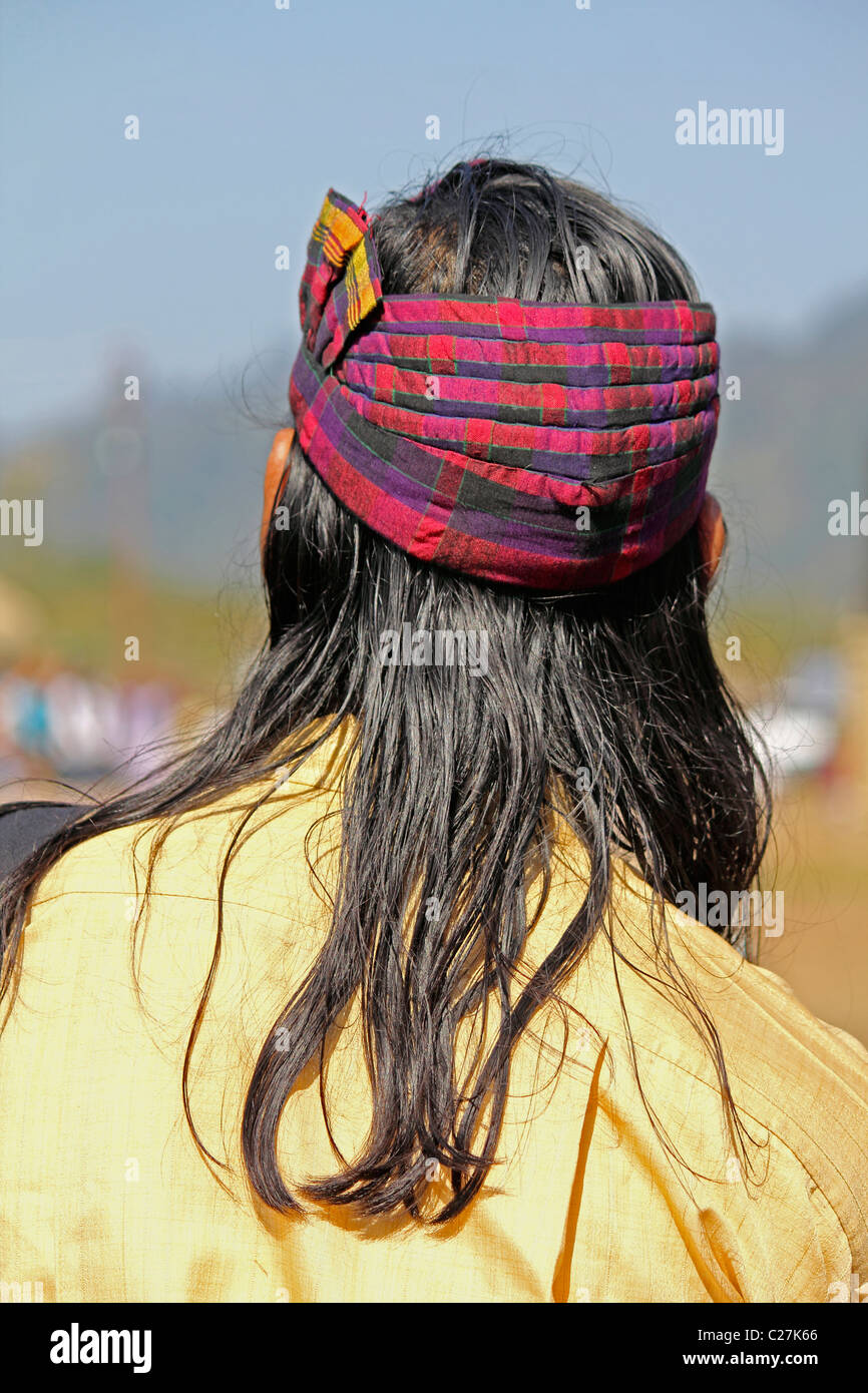 Hombre Singpho en Namdapha Eco Festival Cultural, Miao, Arunachal Pradesh, India Foto de stock