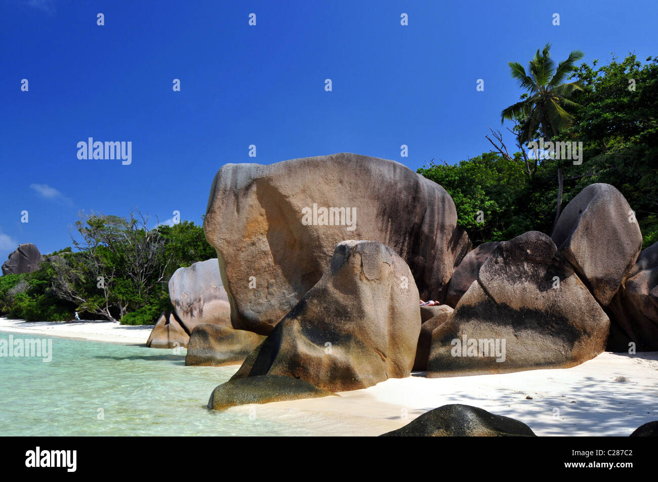 Anse Source dÁrgent famoso por las formaciones de roca. La Digue Island Seychelles. Foto de stock