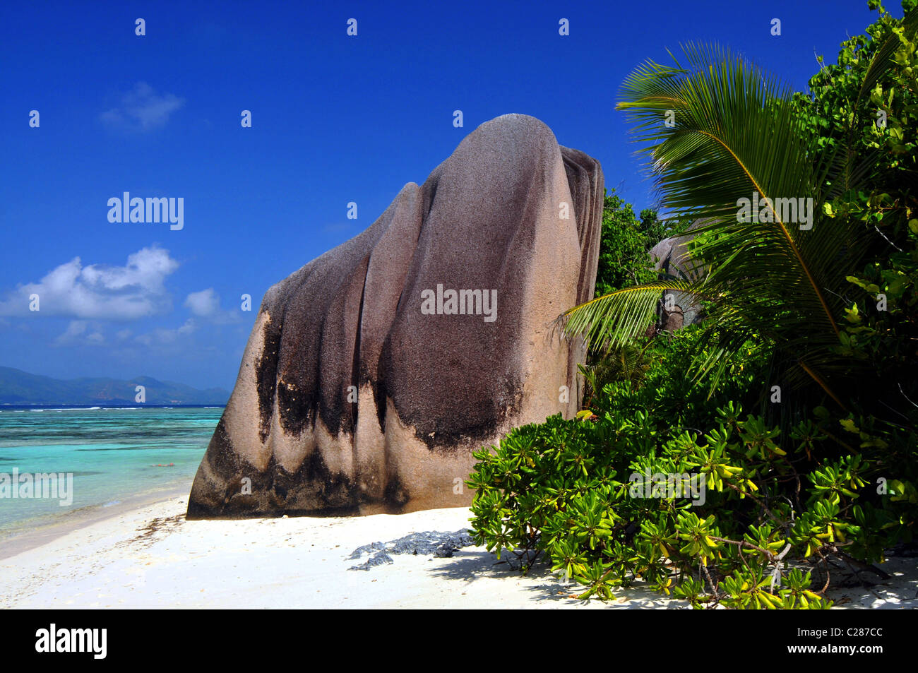 Anse Source dÁrgent famoso por las formaciones de roca. La Digue Island Seychelles. Foto de stock