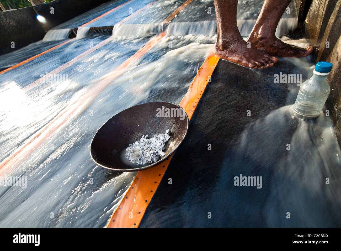 El mercurio líquido en botella de cristal Fotografía de stock - Alamy