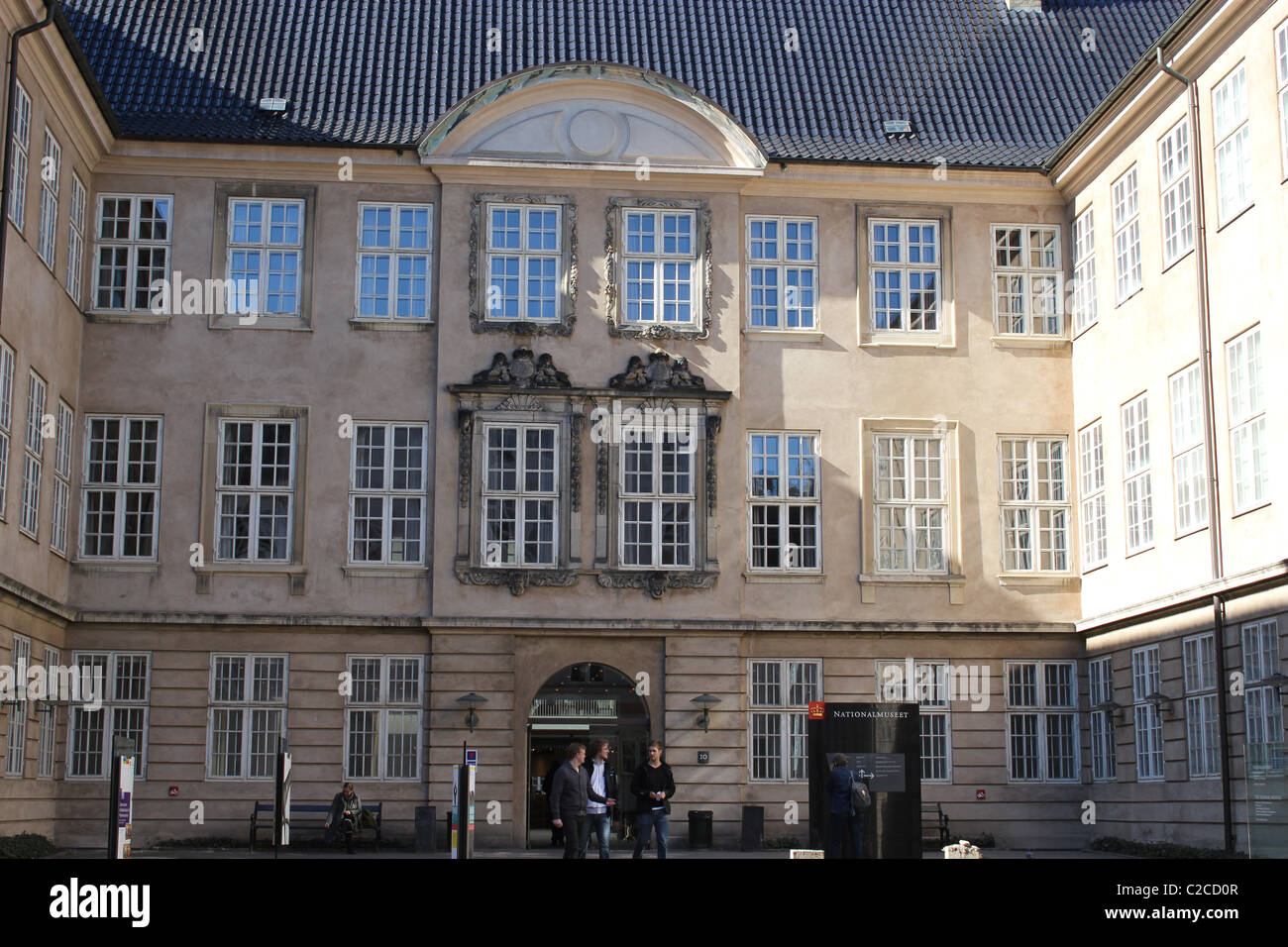 La entrada principal del museo nacional de Copenhague, Dinamarca Foto de stock