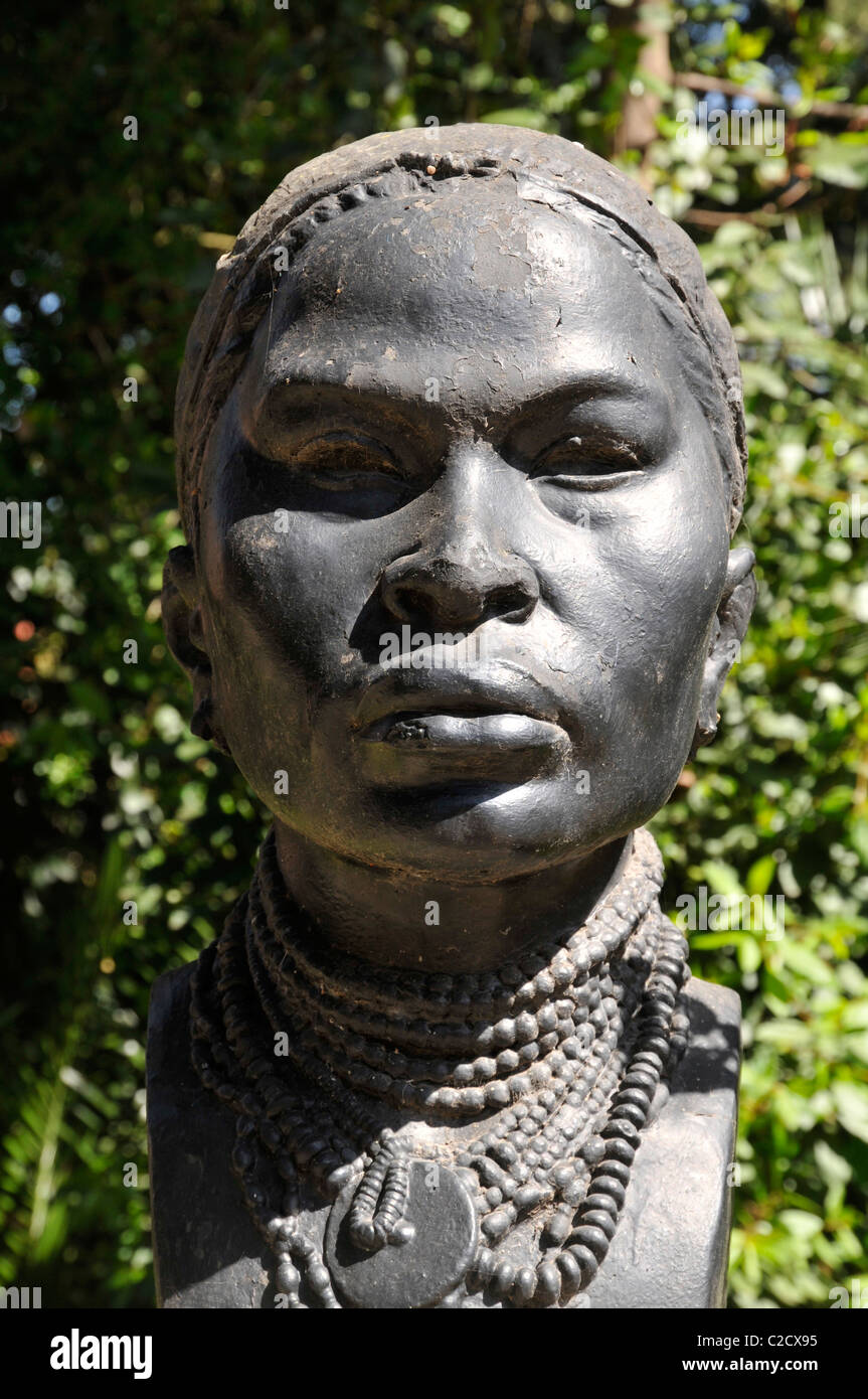 Representación de la joven africana busto, Jardín Tropical, Belém, Lisboa, Portugal. Foto de stock