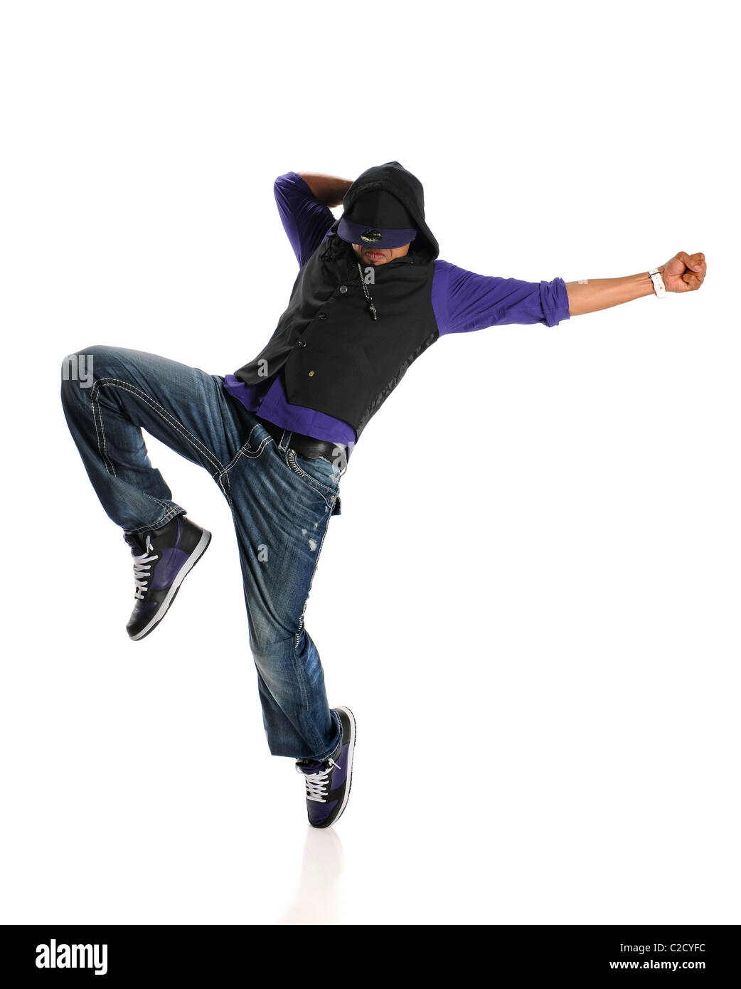 Estilo Hip Hop bailarina realizando aislado sobre fondo blanco