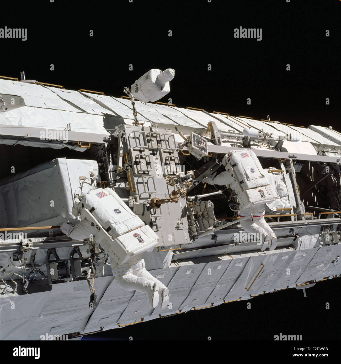 Trabajo de los astronautas en la Estación Espacial Internacional Foto de stock