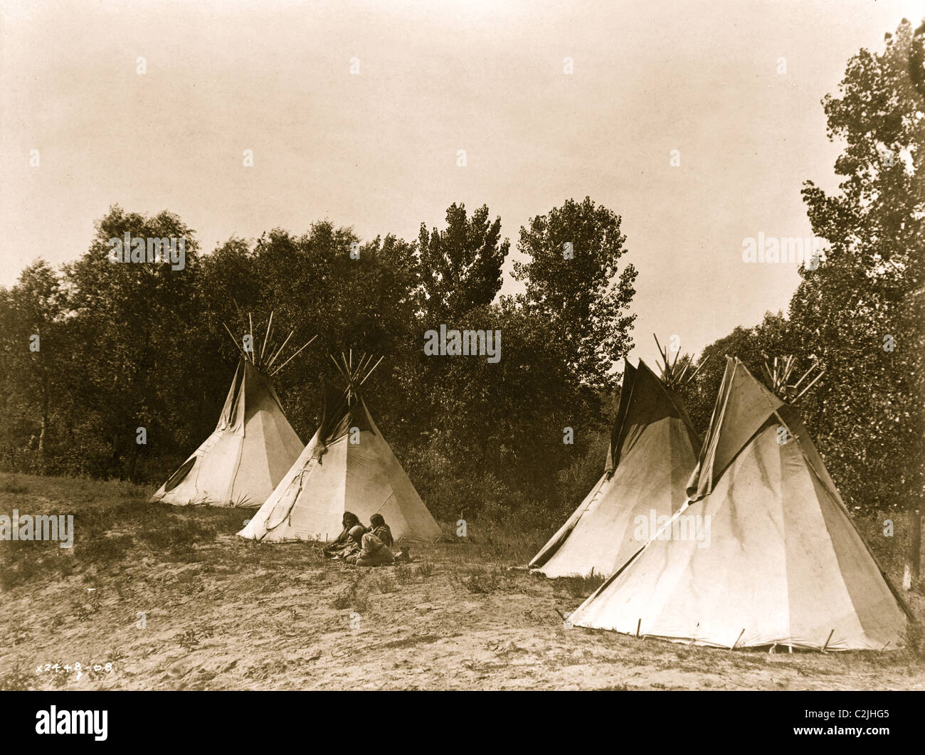 Tiendas de campaña de indios nativos americanos fotografías e imágenes de  alta resolución - Alamy