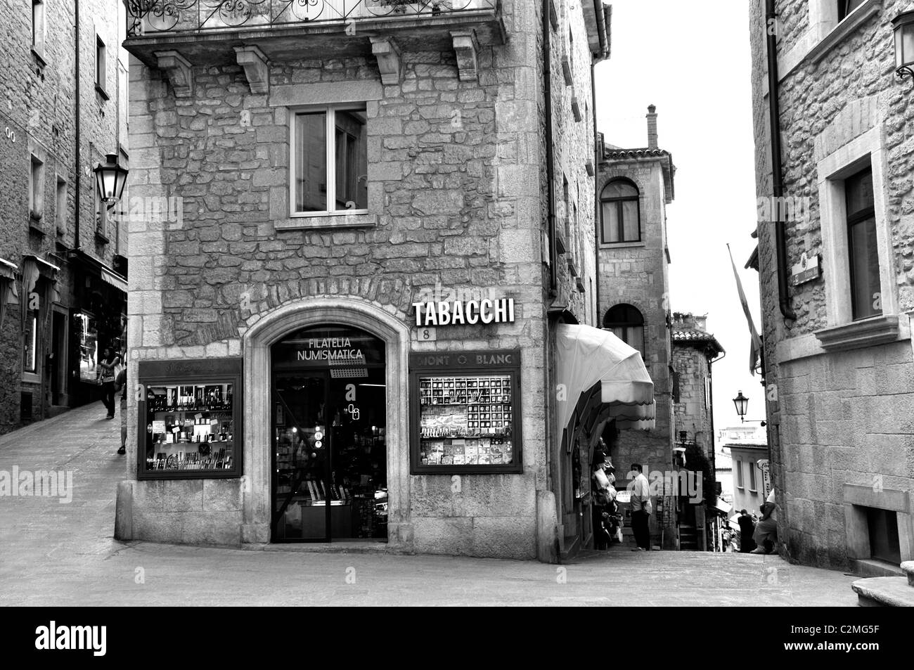 San Marino calle y tienda de filatelia Foto de stock
