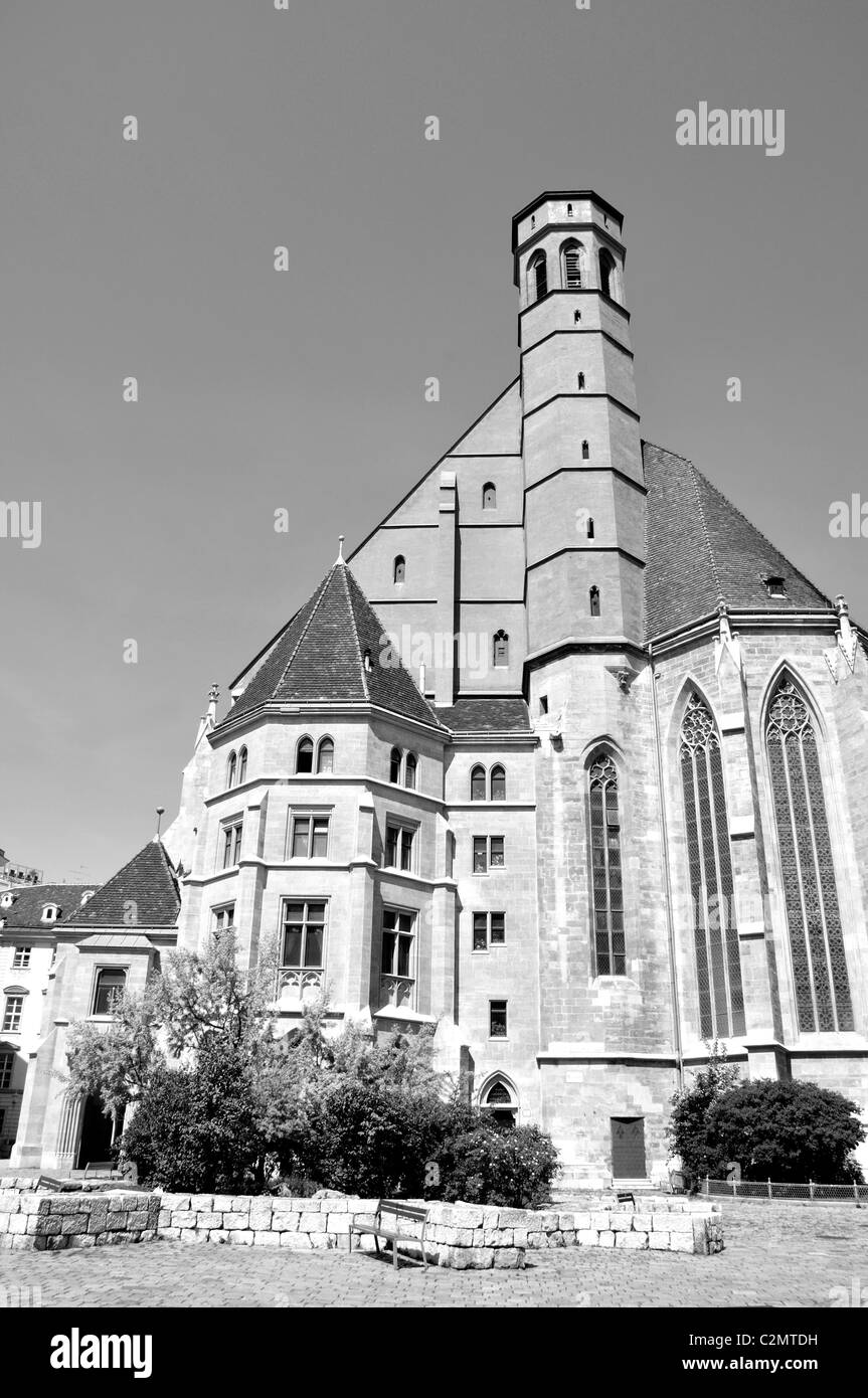 Iglesia Minoritenkirche, Viena, Austria Foto de stock