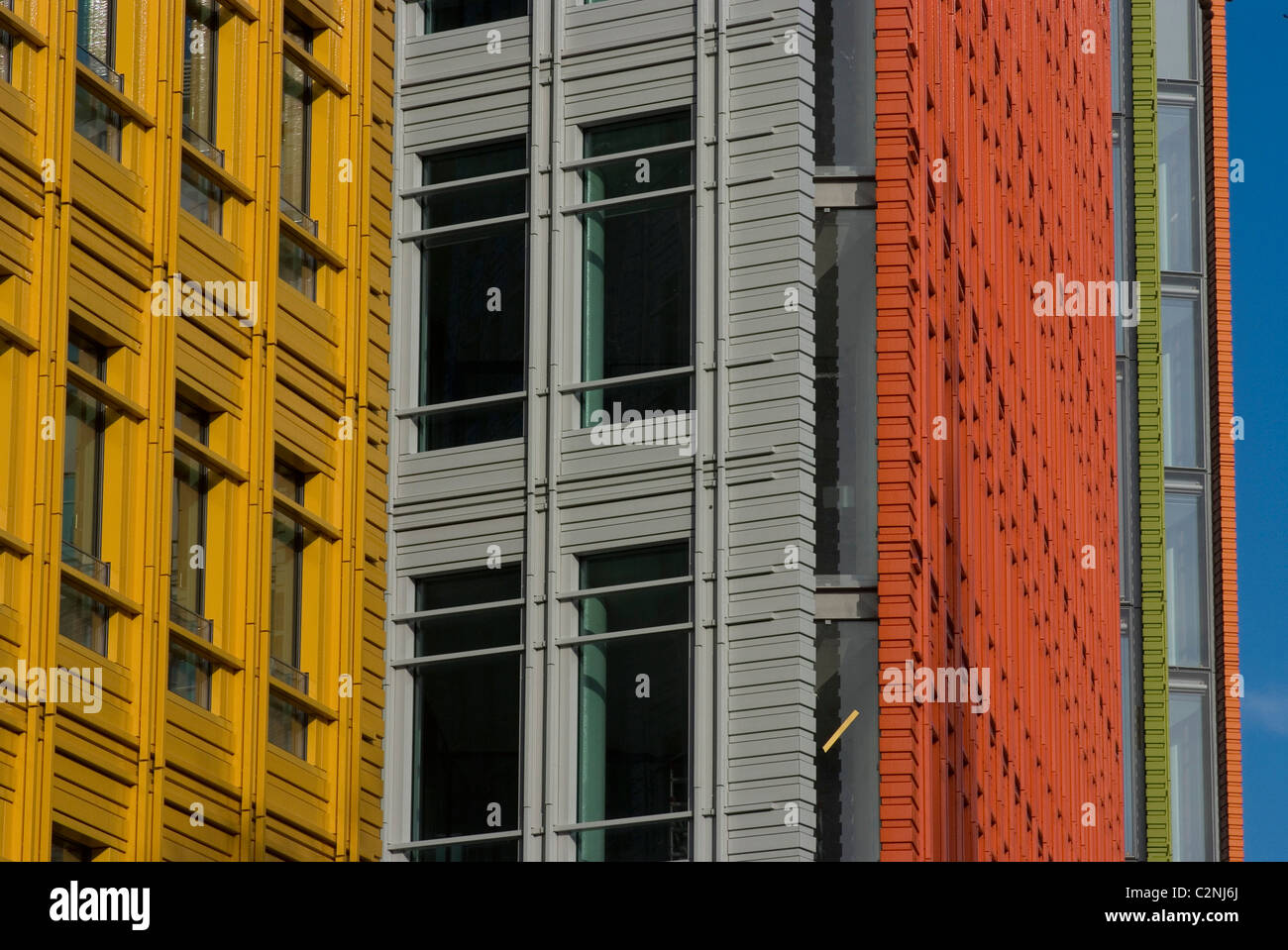 Central St Giles, colorido edificio nuevo desarrollo en St Giles Circus, Londres, WC2, Inglaterra Foto de stock
