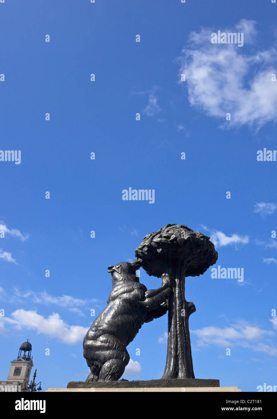 Estatua de el Oso y el Madrono árbol, símbolo de Madrid, la Puerta del Sol, Madrid, España, Europa, la Unión Europea Foto de stock