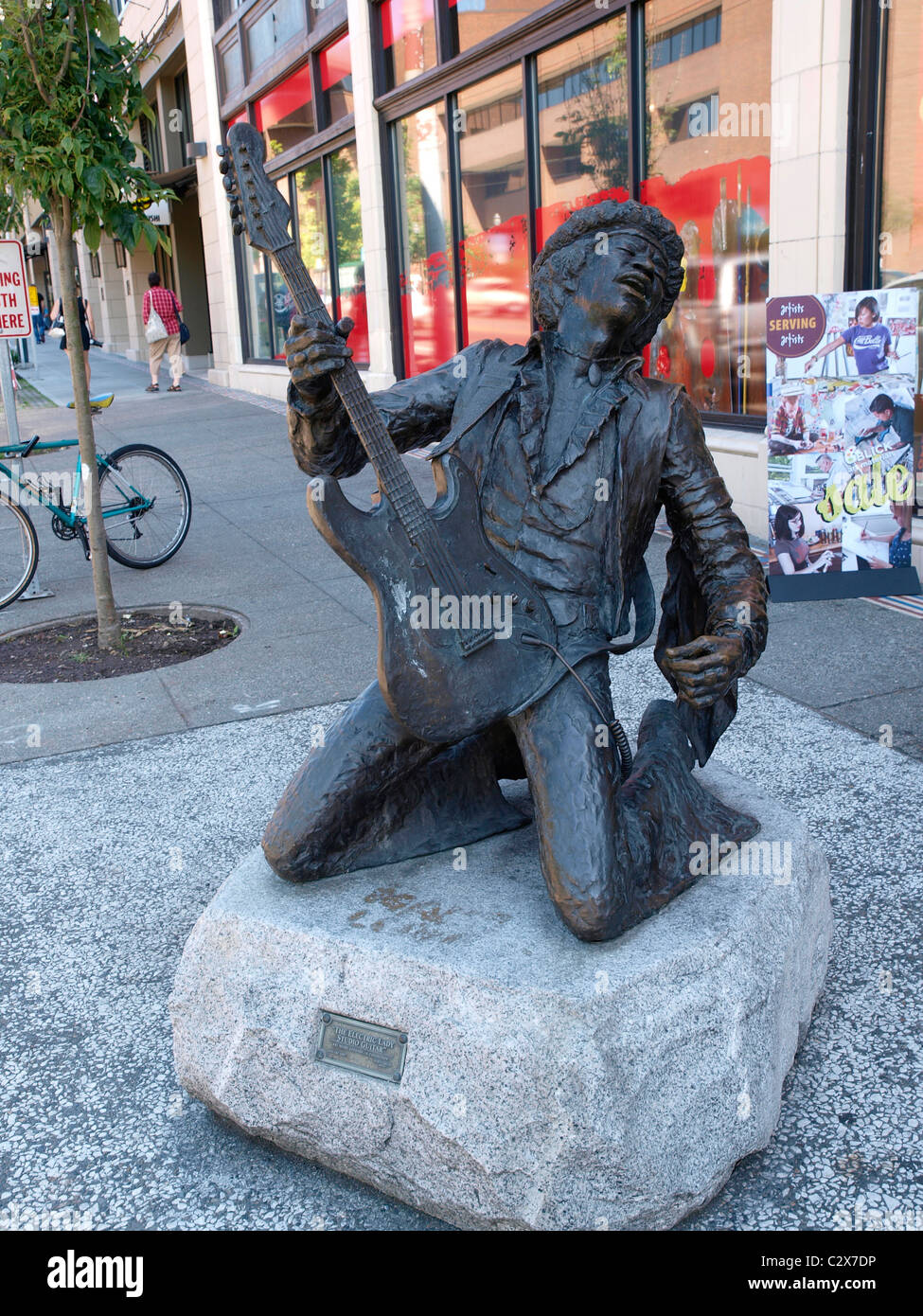 Estatua de bronce de Jimi Hendrix en Broadway en Pine en la vibrante zona de Capitol Hill de Seattle. Foto de stock