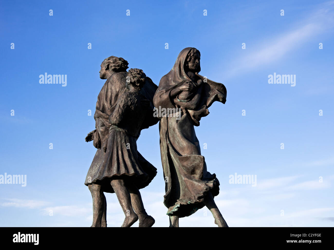 Los emigrantes estatua, Helmsdale, Escocia, Reino Unido Europa Foto de stock