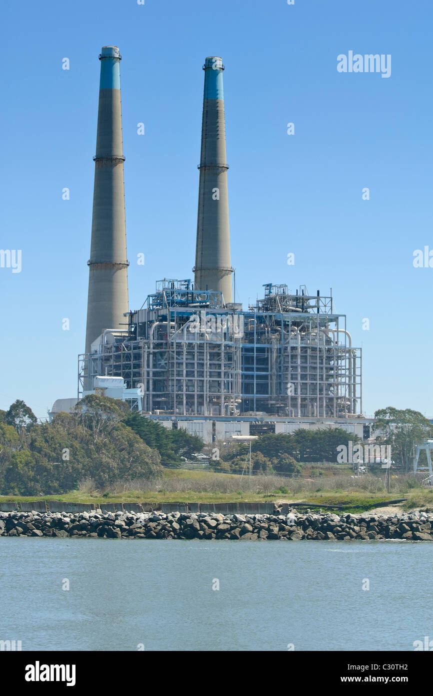 El Moss Landing Power Plant es una planta de generación eléctrica