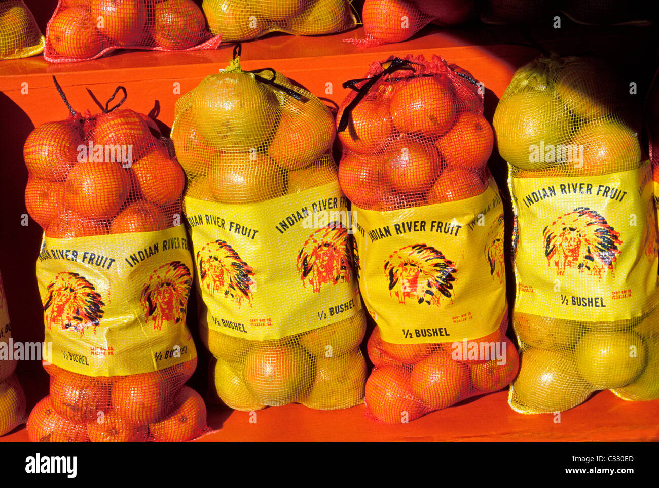 Sacos de naranjas fotografías e imágenes de alta resolución - Alamy