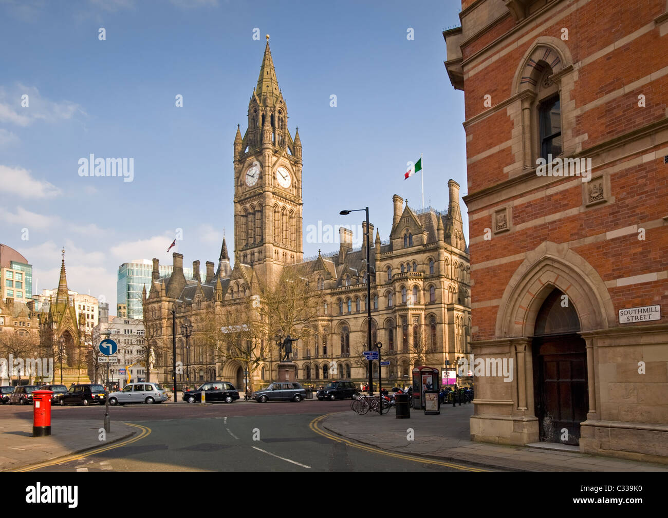 Manchester Town Hall & Albert Square, Greater Manchester, Inglaterra, Reino Unido. Foto de stock