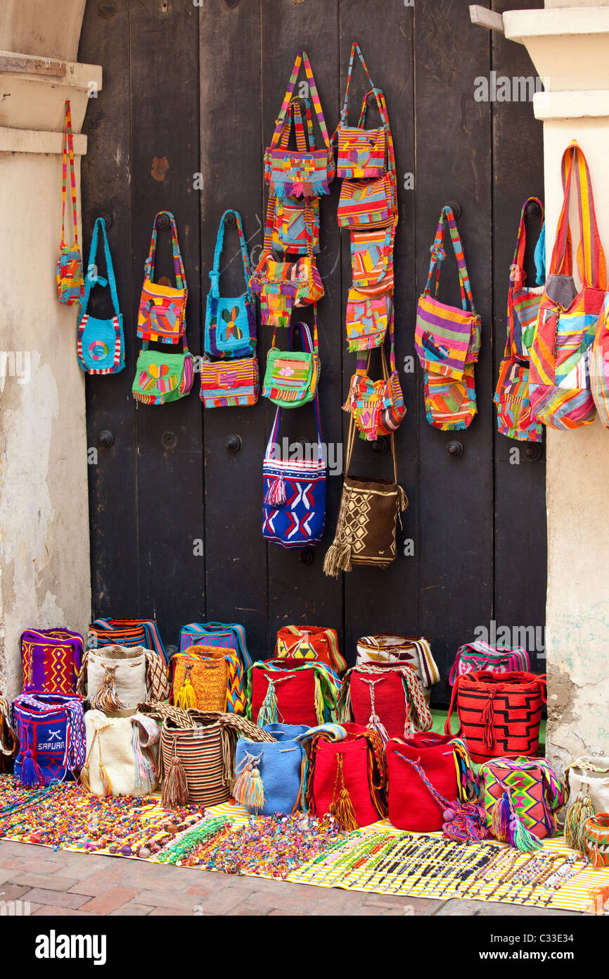 Souvenir souvenirs cartagena colombia fotografías e imágenes de alta  resolución - Alamy