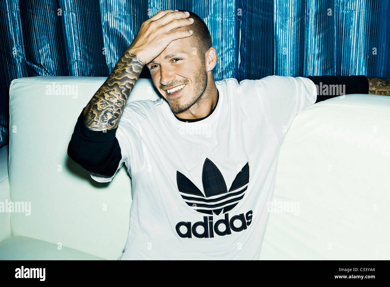 David Beckham aparece en la campaña publicitaria de adidas Originals, "House Party", para celebrar "60 de Soles and Stripes de stock Alamy