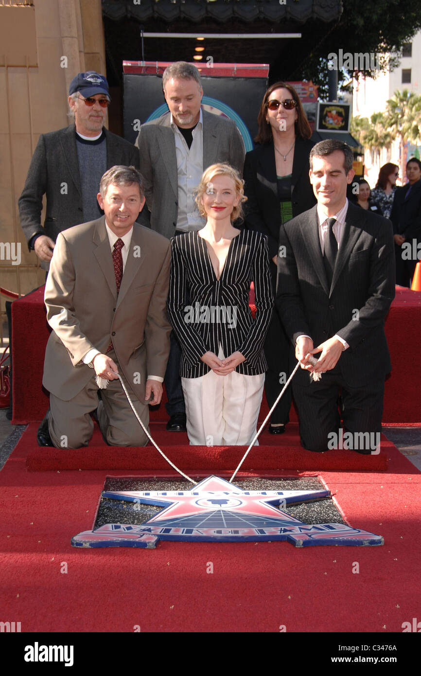 Steven Spielberg, David Fincher, Kathleen Kennedy, Leron Gubler, Presidente  de la Cámara de Comercio de Hollywood y Cate Blanchett Fotografía de stock  - Alamy