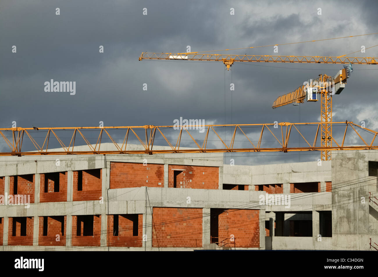 Sitio de construcción de grúas y construcción Foto de stock