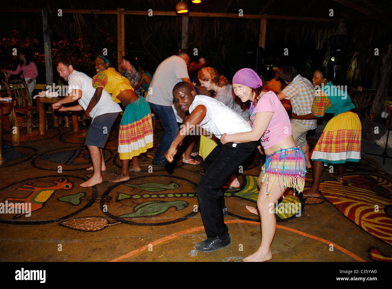 Jamaican traditional dancing fotografías e imágenes de alta resolución ...
