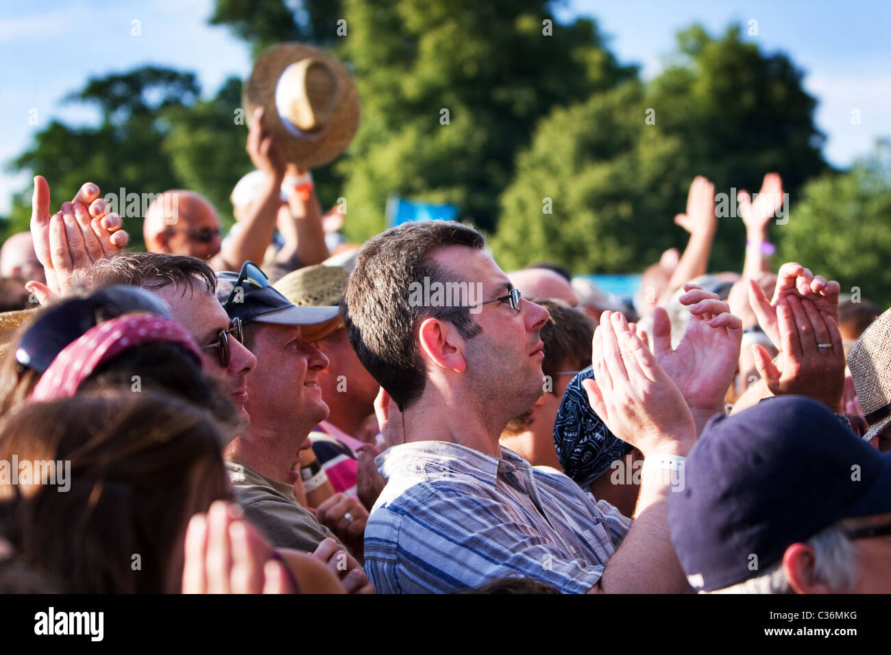 Los amantes de la música en el Festival Cornbury Oxfordshire 2010 Foto de stock