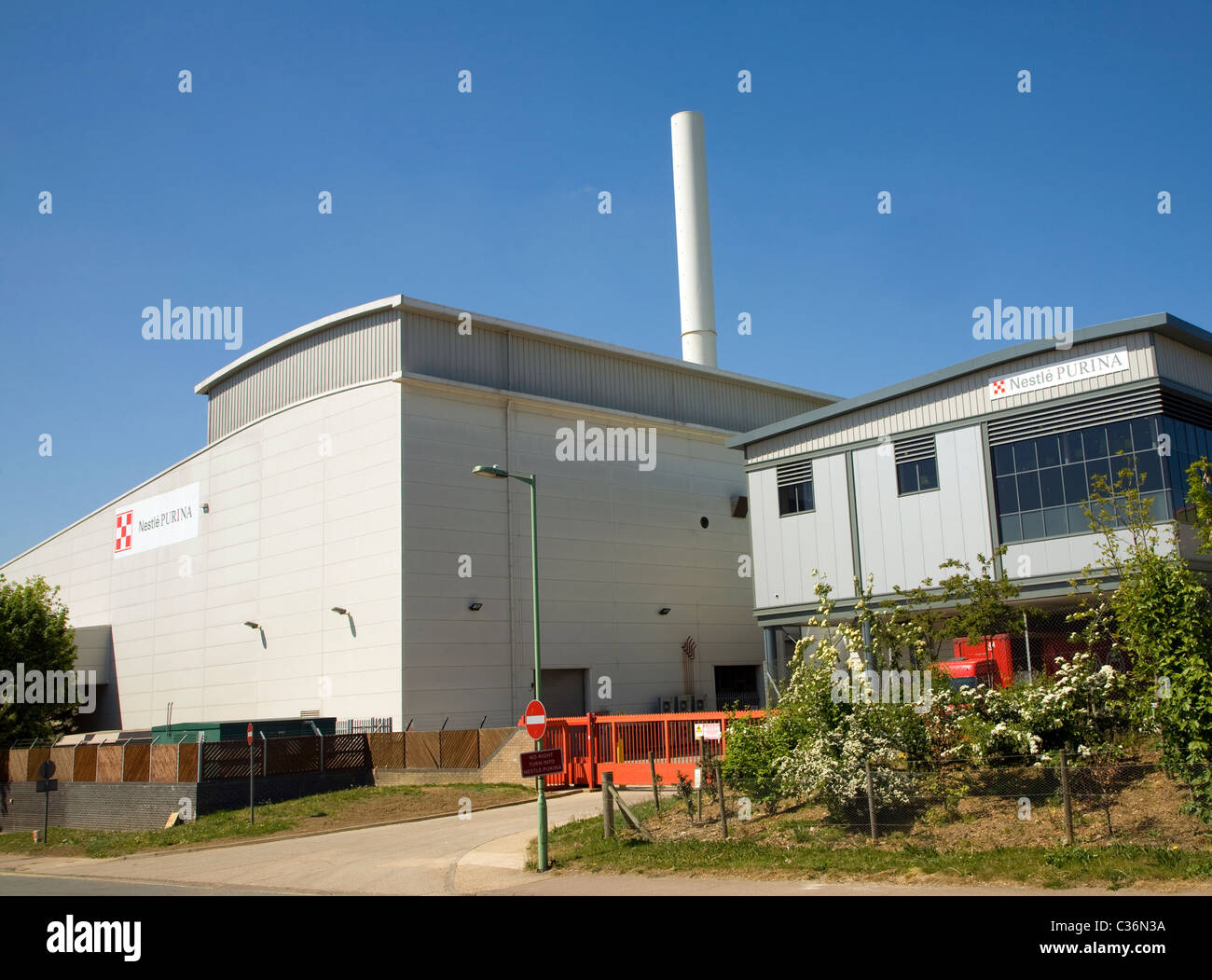 Nestlé Purina pet food factory Sudbury Suffolk Inglaterra Fotografía de  stock - Alamy