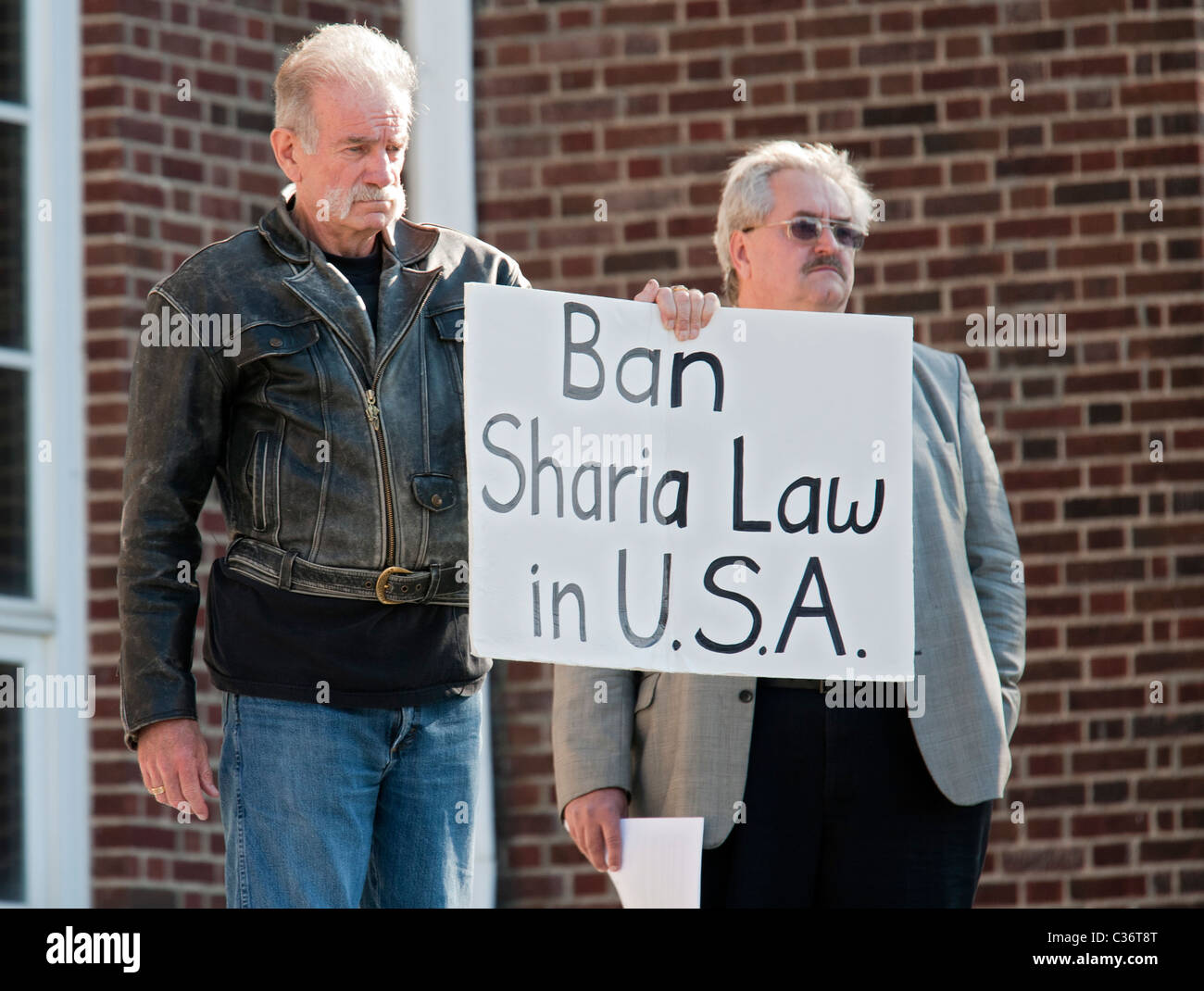Quran-Burning Pastor de Florida obtiene recepción hostil en Michigan Foto de stock