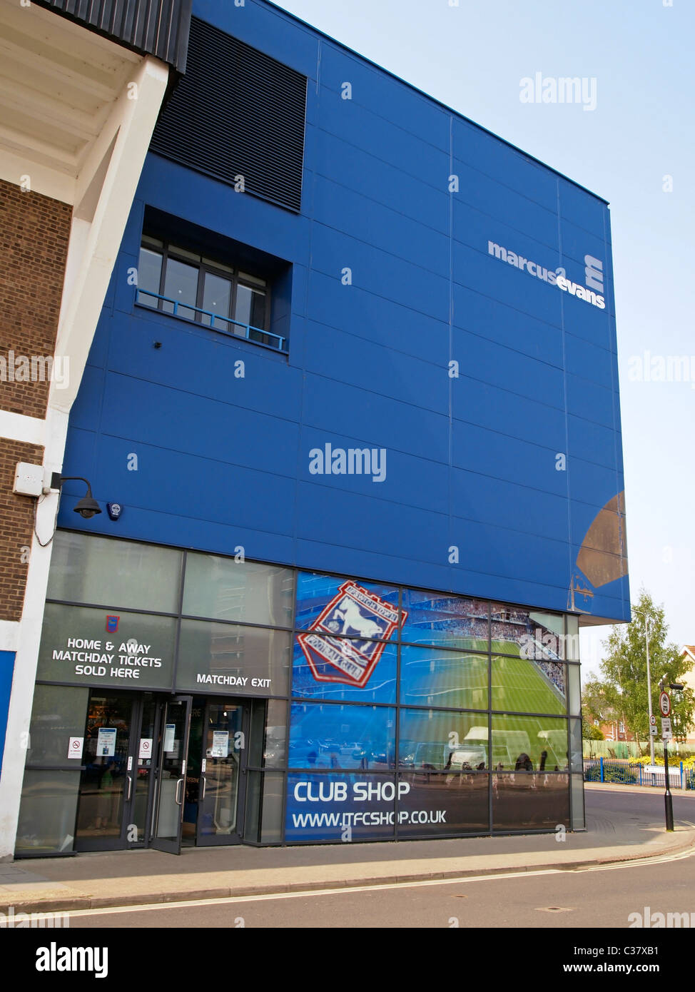 La tienda del club en Portman Road, el estadio del Ipswich Town Football Club Foto de stock