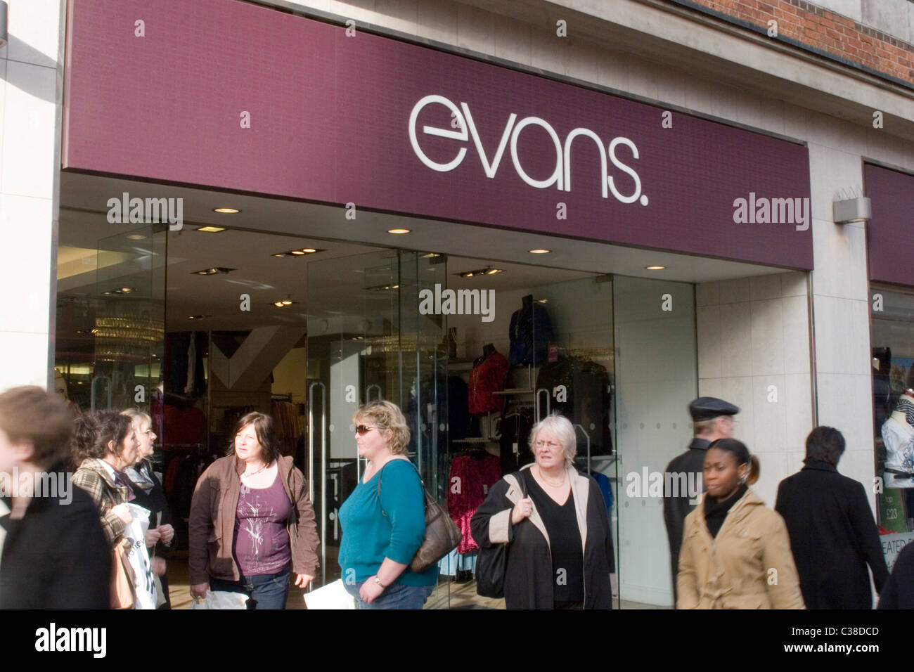 Evans fashion store fotografías e imágenes de alta resolución - Alamy