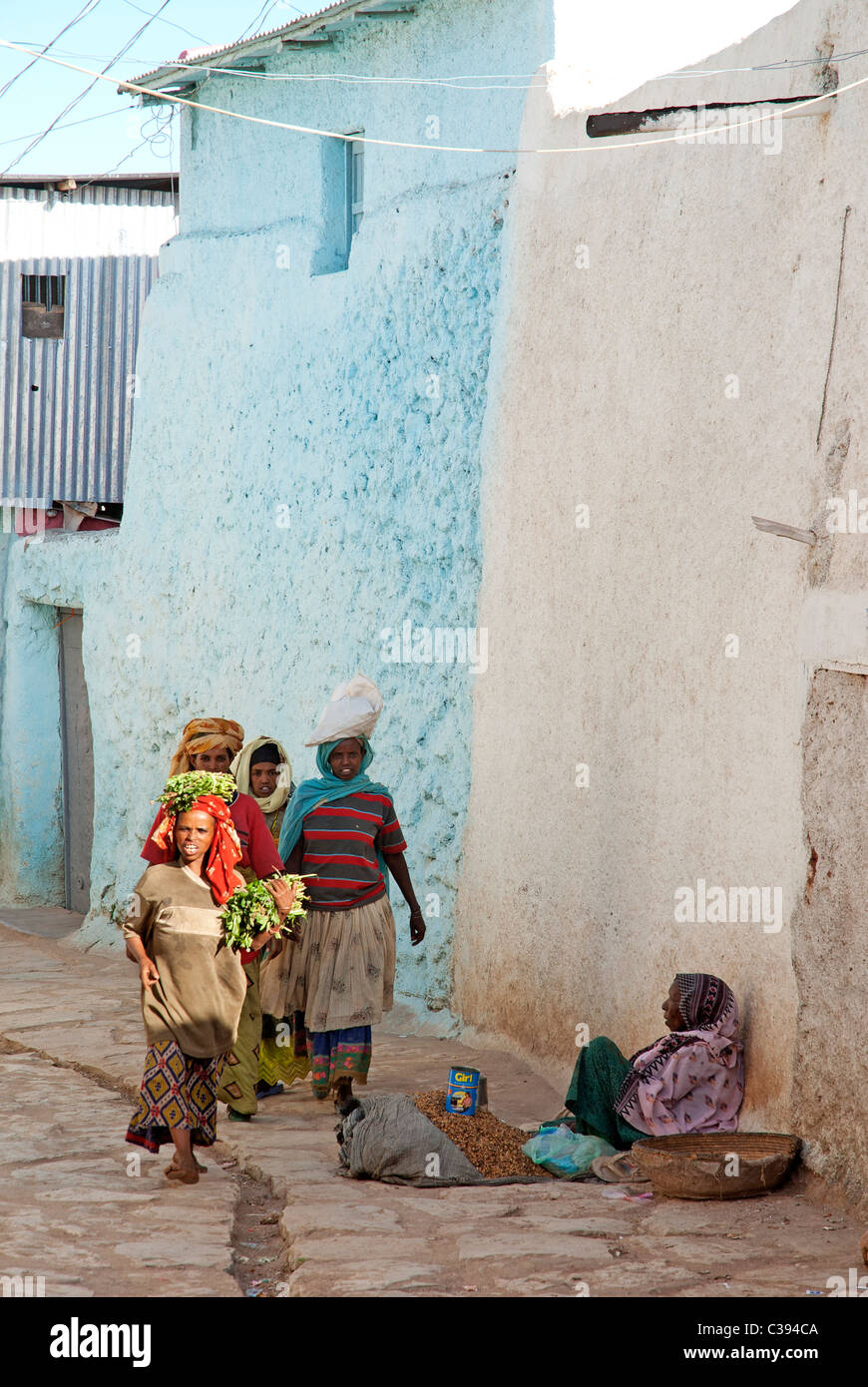 Escena callejera en Harar, Etiopía Foto de stock