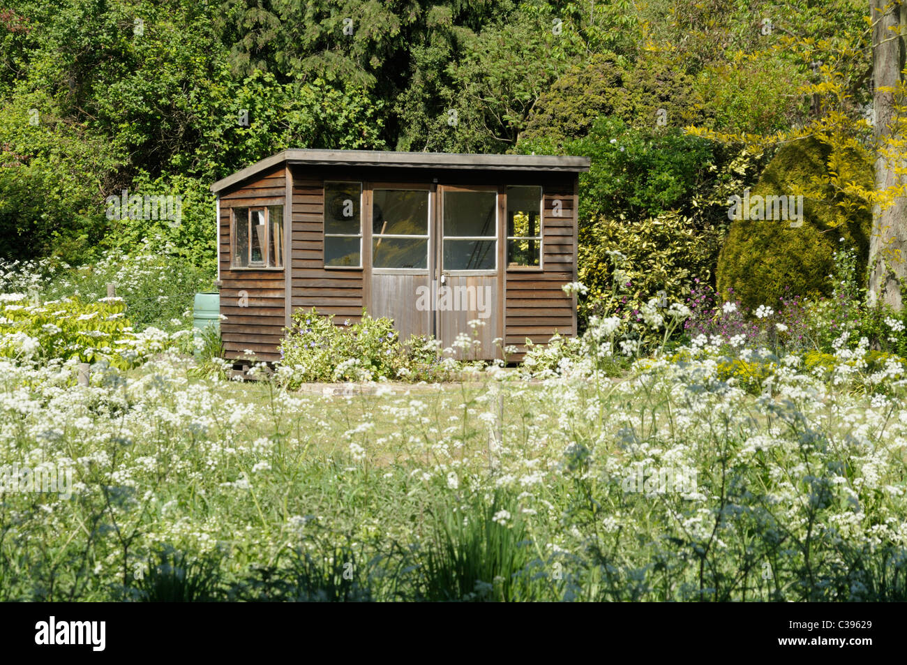 Caseta de jardín fotografías e imágenes de alta resolución - Alamy