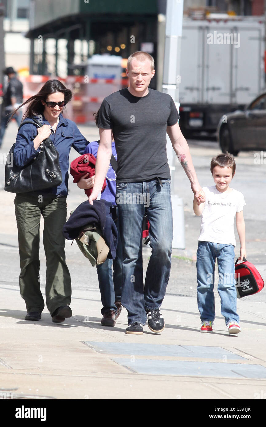 Jennifer Connelly & Paul Bettany: LAX Arrivial with the Kids!: Photo  2883148, Agnes Bettany, Celebrity Babies, Jennifer Connelly, Kai Dugan, Paul  Bettany, Stellan Bettany Photos