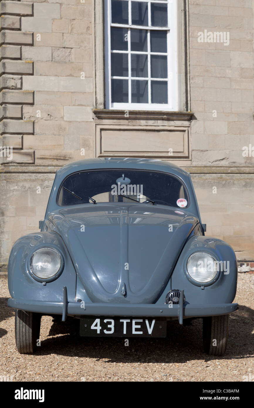 Vintage Volkswagen Beetle, 1940, tipo de ventana trasera dividida, en exhibición en el rally, Volkswagen Stanford Hall, Northants Foto de stock
