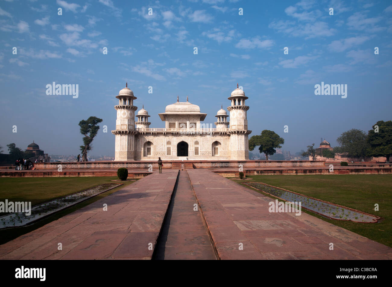 Vista de la I'timād-ud-Daulah's Tomb, también conocido como el Baby Taj Mahal en Agra. Foto de stock
