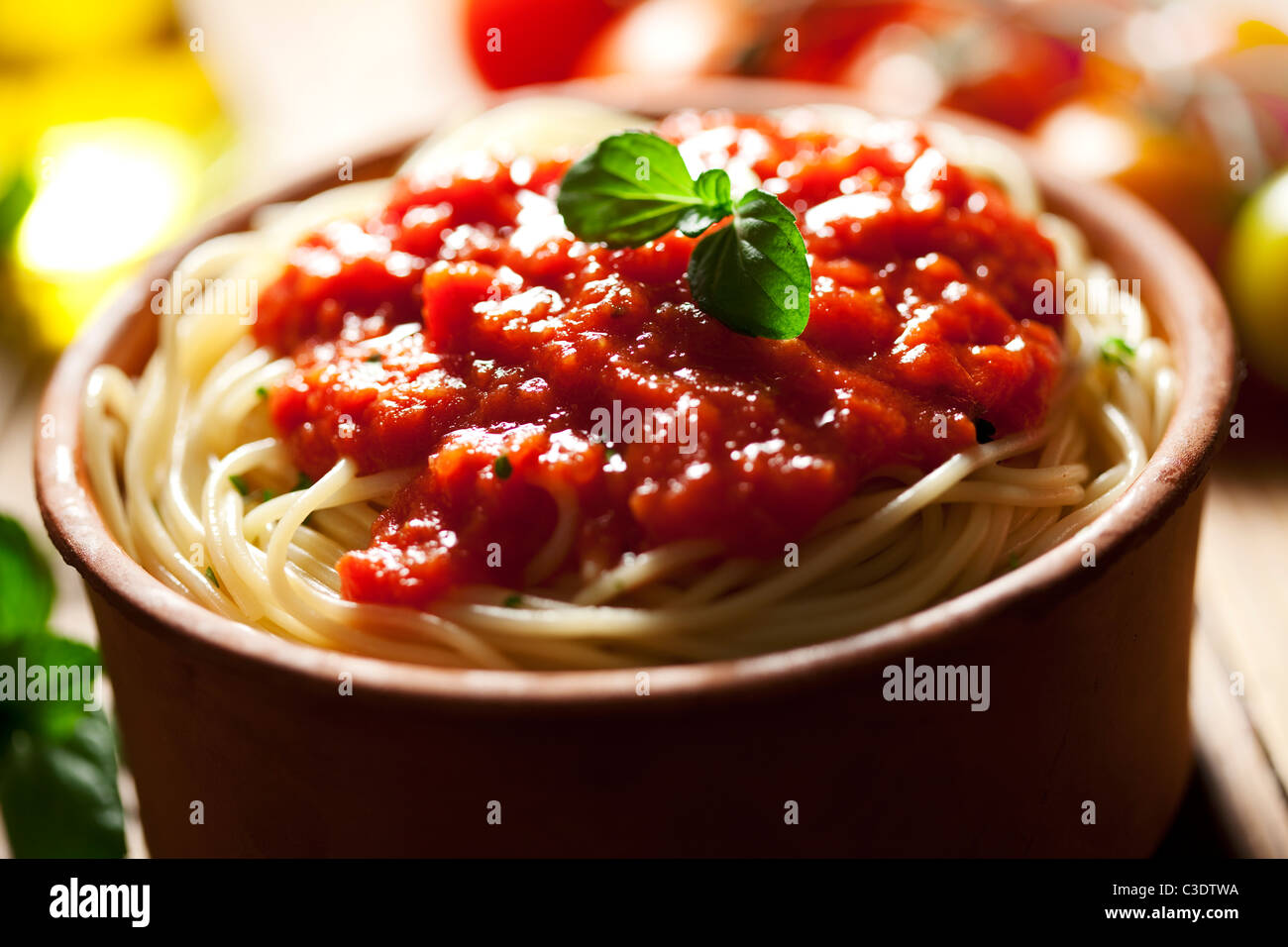 Espagueti con salsa de tomate Foto de stock