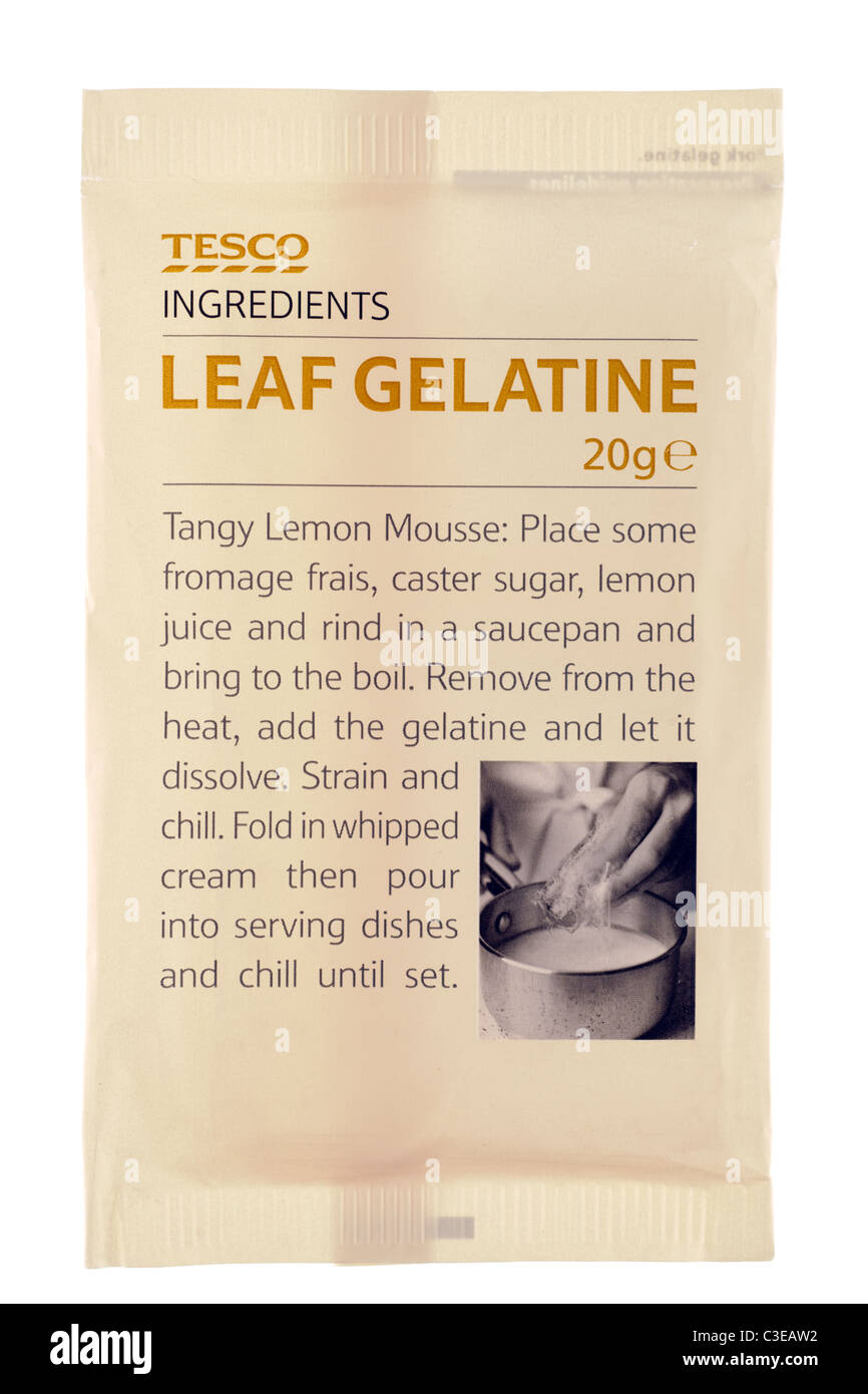 Paquete de 20 gramos de gelatina en hojas de Tesco con receta Foto de stock