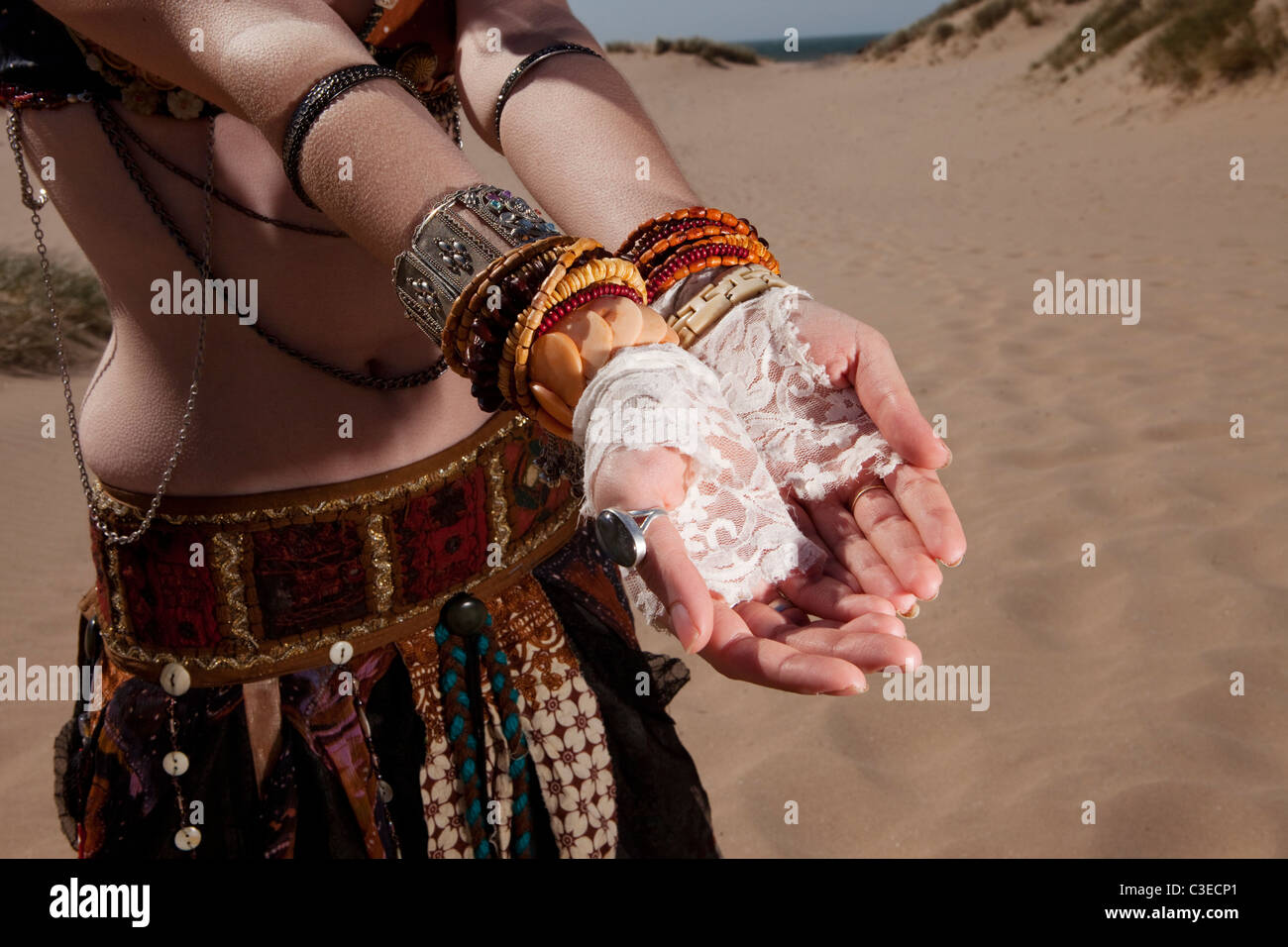 Ropa tribal fotografías e imágenes de alta resolución - Alamy